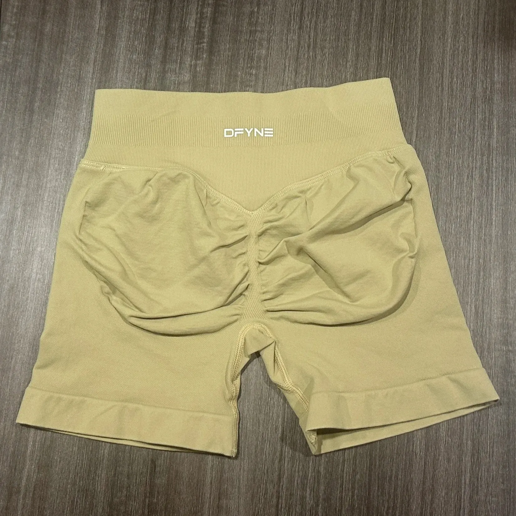 Dfyne Impact Shorts 4.5'' Low Waist Seamless Yoga Shorts Scrunch Bum Gym Shorts Women Workout Biker Short Stretch Fitness Short