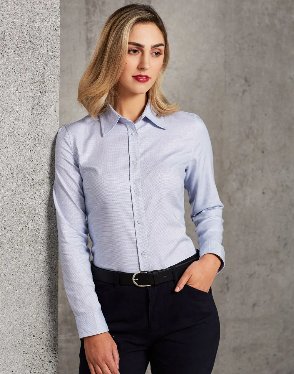 M8922 Laides’ Dot Contrast Long Sleeve Shirt